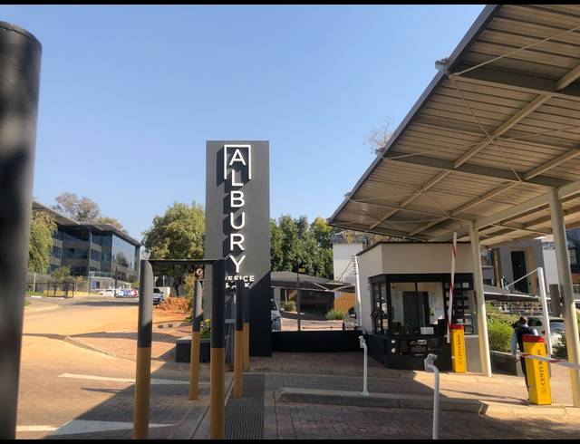 209M² OFFICE TO LET IN HYDE PARK